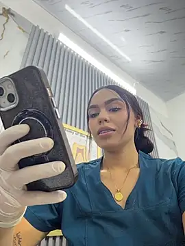Daniela-sexy - naked in the doctor's office