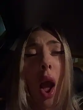 FrancescaNappi - MOSTRA TETTE IN UBER (SHOW BOOBS IN UBER