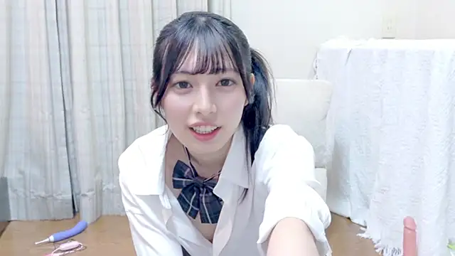 Lumi-chan - パブでスーツ脱いじゃう