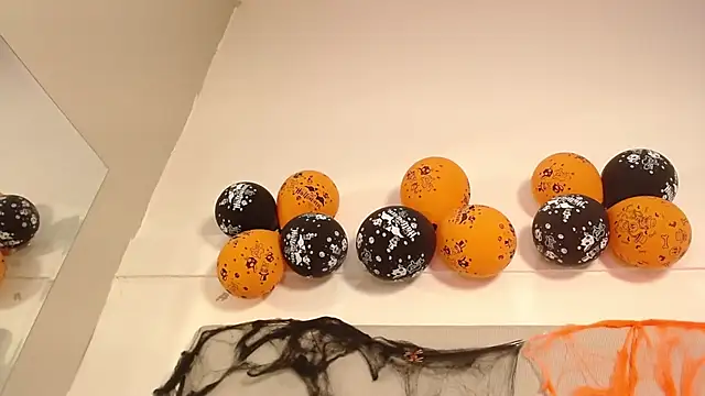 Queen_adhara - pop balloons
