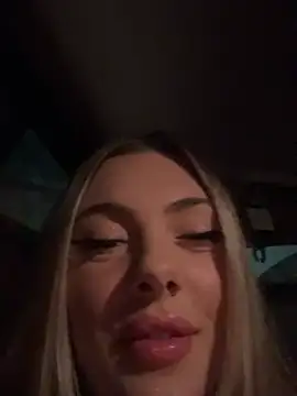 FrancescaNappi - SPUTA SULLE TETTE IN UBER (SPIT ON BOOBS