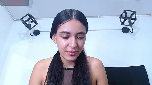 Srta_luciana - remove clothe and open pussy