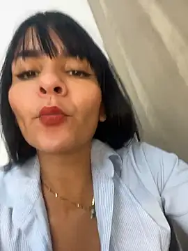 LuxeBrunetteXXX - CLEANING LADY FINGERING PUSSY CLOSE UP