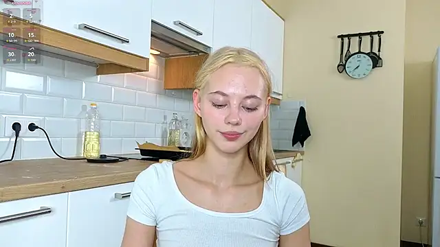 HarriettKitty - SHOW MY SWEET TITS