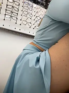 Kloe__t18 - Show ass and spank x 10 in the optic