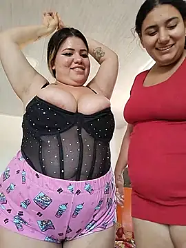 Sara_y_Amy - Show tits both girl