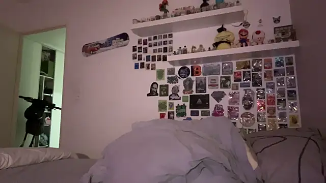 Purpule_2 - je doigte ma petite chatte