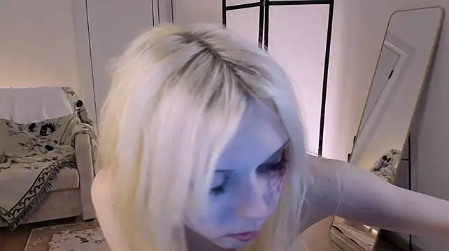 Its_soyummy - sexy pose on armchair