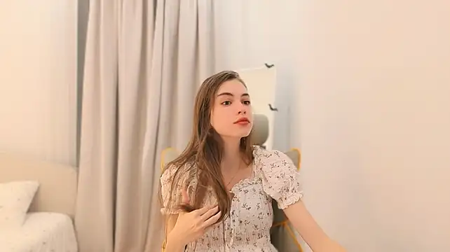 Astralmira - zoom face+ eyes contact
