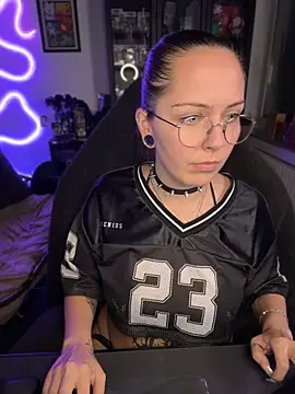 MaryPeach666 - Naked + Toy control 3min