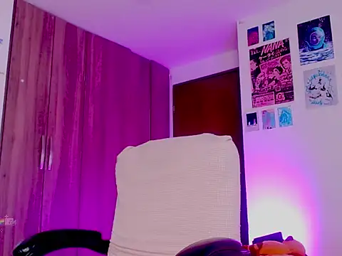 Melissahowl - Dildo show with big squirt