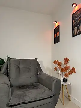 Tati_reyess - suck tits