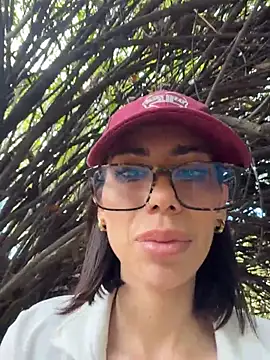 AlmaSajor_ - SHOW BOOBS IN PUBLIC