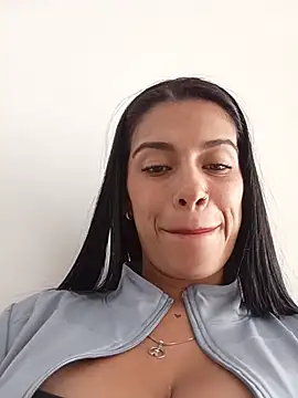 Nathaly_12 - Clitoris in close-up
