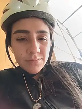CAROLINE__07 - Breasts exposed for 5 minutes on the str