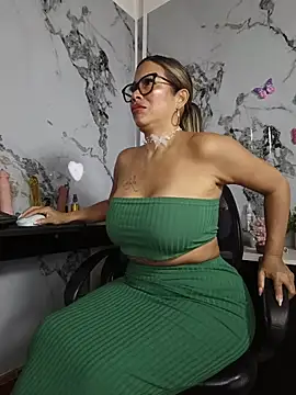 AlixLong - Show tits