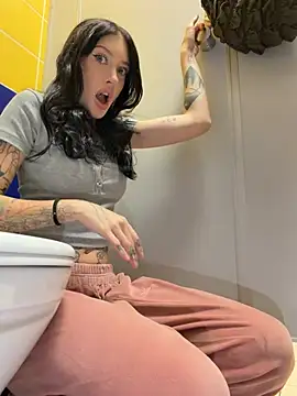 Melissa_crazy - finger inside wet pussy and suck it 🤤