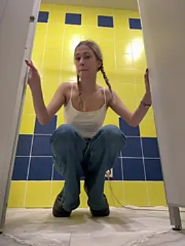 Blonde_exe - ride ur face completely naked at UNI