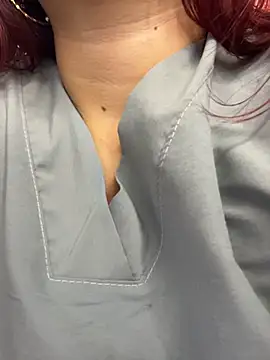 Nahomy_benet - Get your outfit wet and fuck me hard