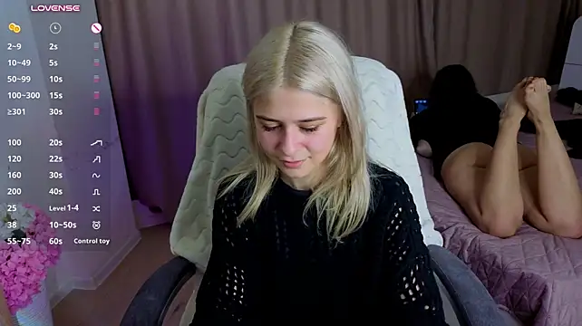 ApheliaStar - leg-split in panties