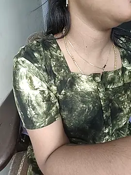 Tamil__Thara003
