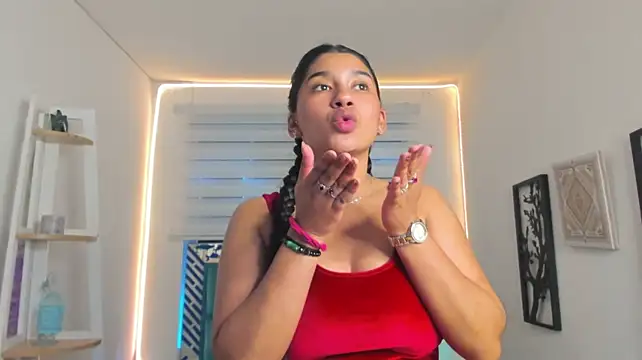 Aurora_Blazee - SHOW TITS