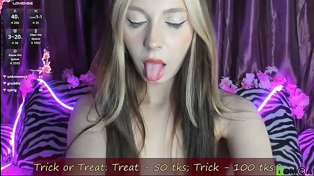 BabbbyFoxxx - pinch my nips