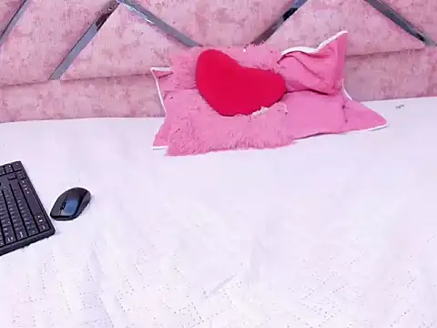 Mia_Kiss26 - Saliva in the pussy