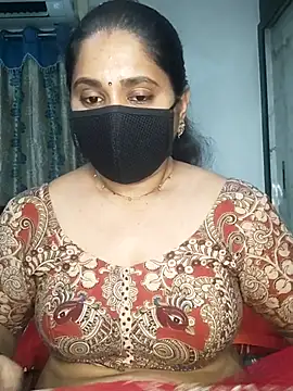 Doly_thebubbly_telugugirl - Boobs oil massage in public..