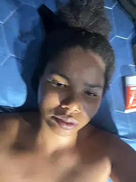 Brasileirinha16 - Enfiando brinquedo com força 💦🍆😏🫦
