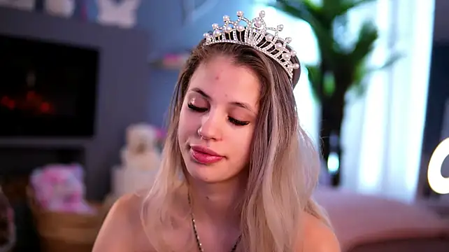 AvaSykes - In doggy tease my pussy+win snap🍪