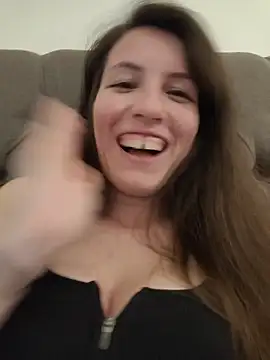 Goddesslulitaa - Masturbación en vivo con dildo de 5 minu