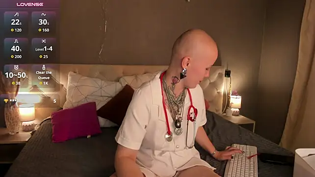 Ruby_Toreadorr - 🍑SHOW ASS IN DOGGY🍑