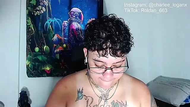 Techno_420_ - Show tits