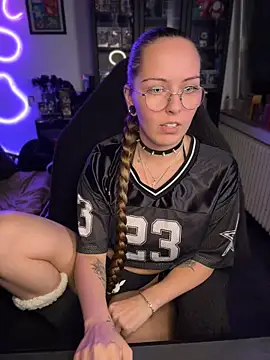 MaryPeach666 - Naked + Toy control 3min