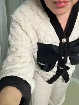 Yaoyiyi-8 - 36D大奶夹大鸡吧10分钟