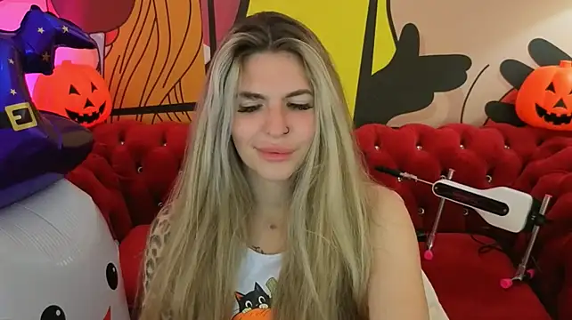 DanielaReign - make me happy today