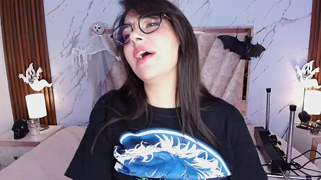 Amelie_saenz - RUB MY CLIT