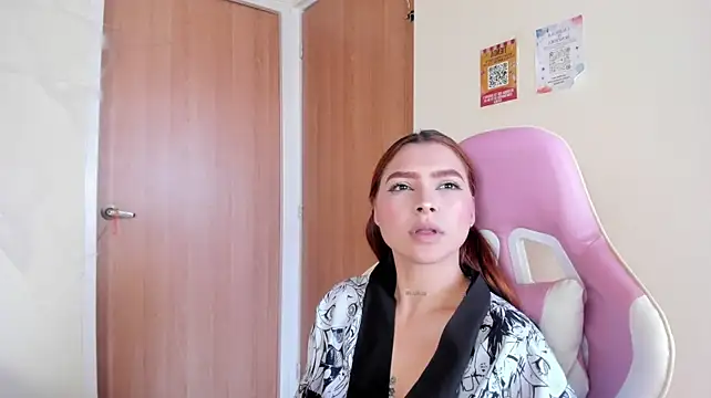 Ziahart - masturbation with a dildo