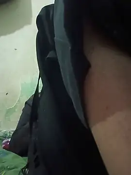 Nandundi - Show pussy in public