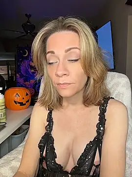 EdenDelilah1 - Flash tits