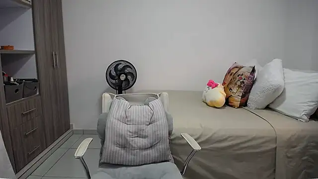 Candydowson1 - tit show