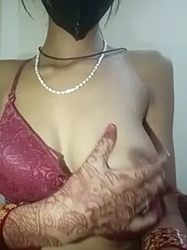 Nineteen_hot - 2 min fingering in public