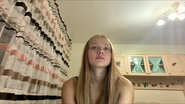 Romy_Grei - Squeeze Ass