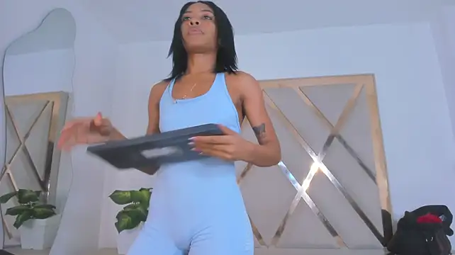 Angelkyraasm - OPEN ASS NEAR THE CAM 🍑