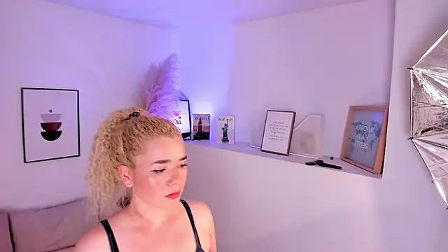 Susan_blond - Panty off+Spank ass🥵
