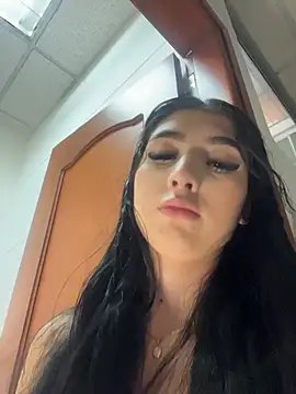 BadLilAngelXXX - FINGERING PUSSY IN PUBLIC 🤫🔥