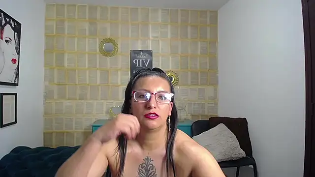 Tania_Monroe - spanks ass +naked