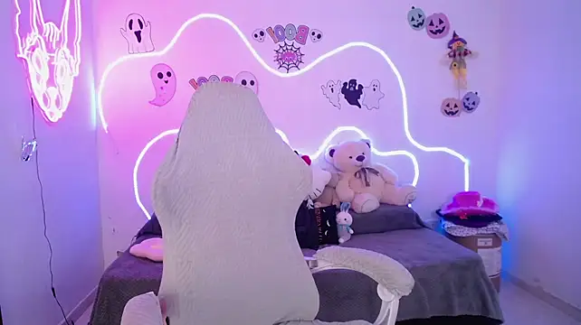 Mia_cute_girl - SPANK ASS