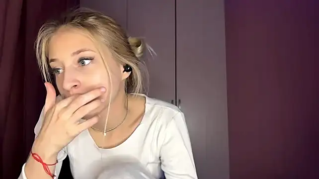 FiveFootBlonde - stand and little dance for you